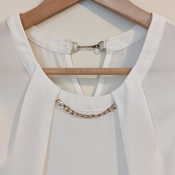 Sleeveless White Blouse with Gold Chain Detail - Picture 3 of 13